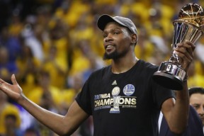 Kaiyun开云APP下载-杜兰特重要时刻比赛规则变更，SKT带队取胜！观众掌声雷动(杜兰特最新消息)