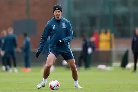 英超赛程吃紧，阿斯顿维拉今夜绝杀压哨，气氛紧张，更衣室氛围转暖(阿斯顿维拉0比2阿森纳)