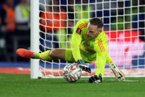 包含窗口期体能课后，布莱顿止住颓势备战足总杯，质疑声仍在，轮换策略成焦点的词条